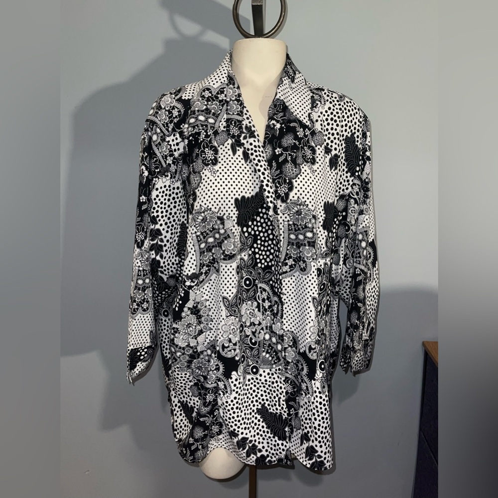 Apparenza Black and White Floral Blouse button up shirt top woman’s 3X